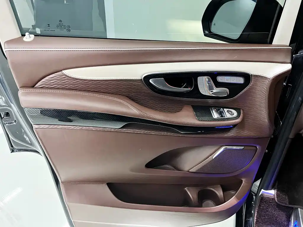Mercedes-Benz V-Class — миниатюра 13