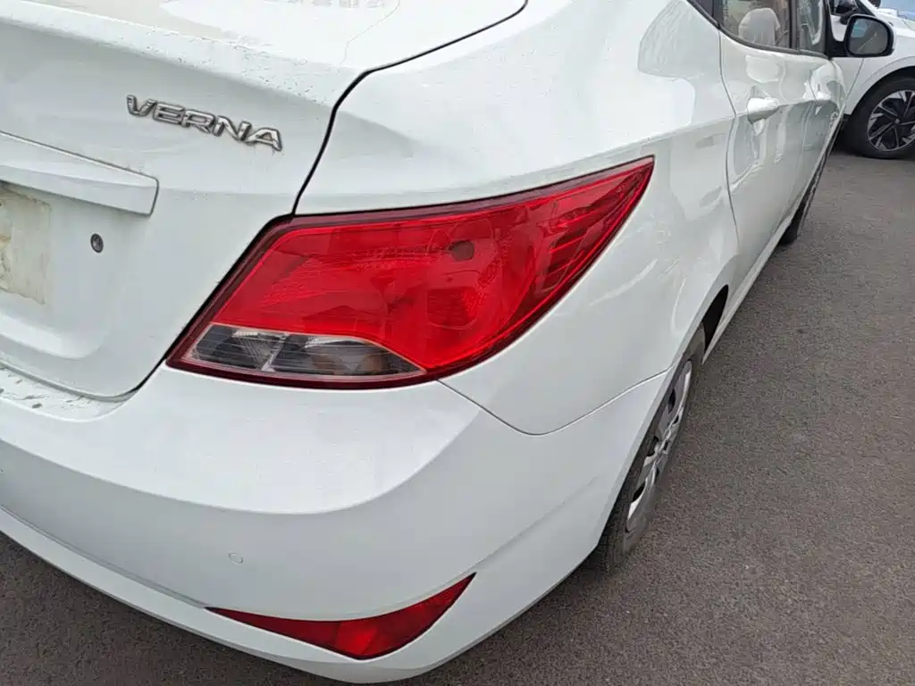 Hyundai Verna — миниатюра 8