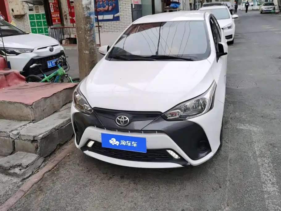 Toyota Yaris L — миниатюра 2
