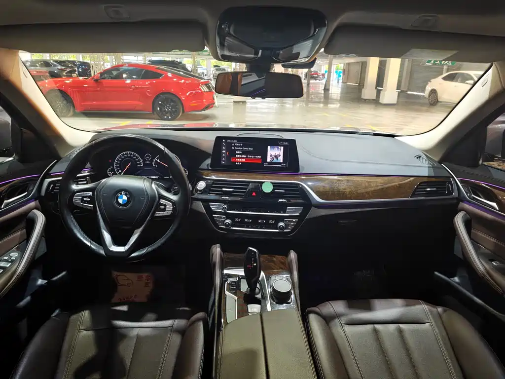 BMW 5 Series — миниатюра 6