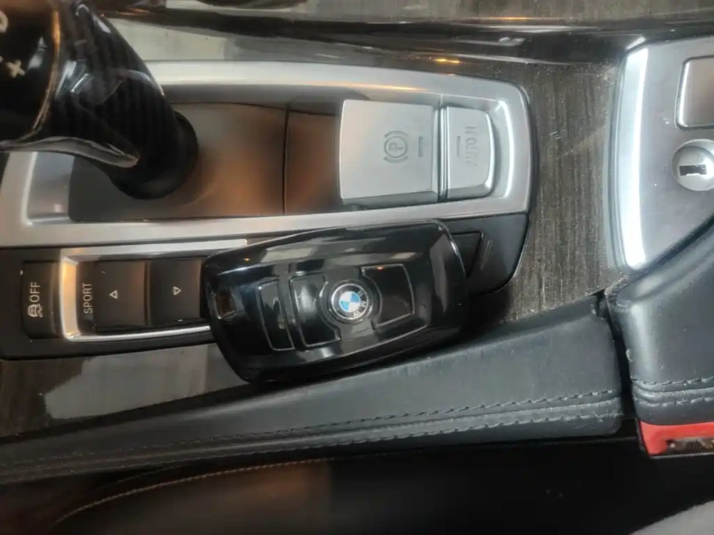 BMW 5 Series — миниатюра 9