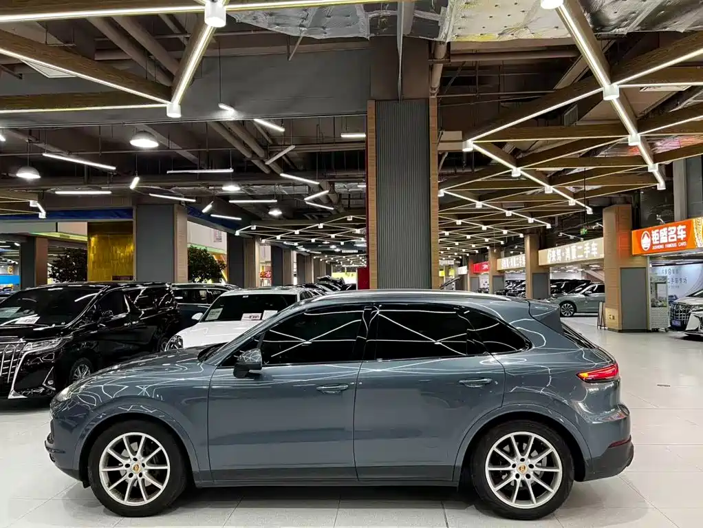 Porsche Cayenne — миниатюра 4
