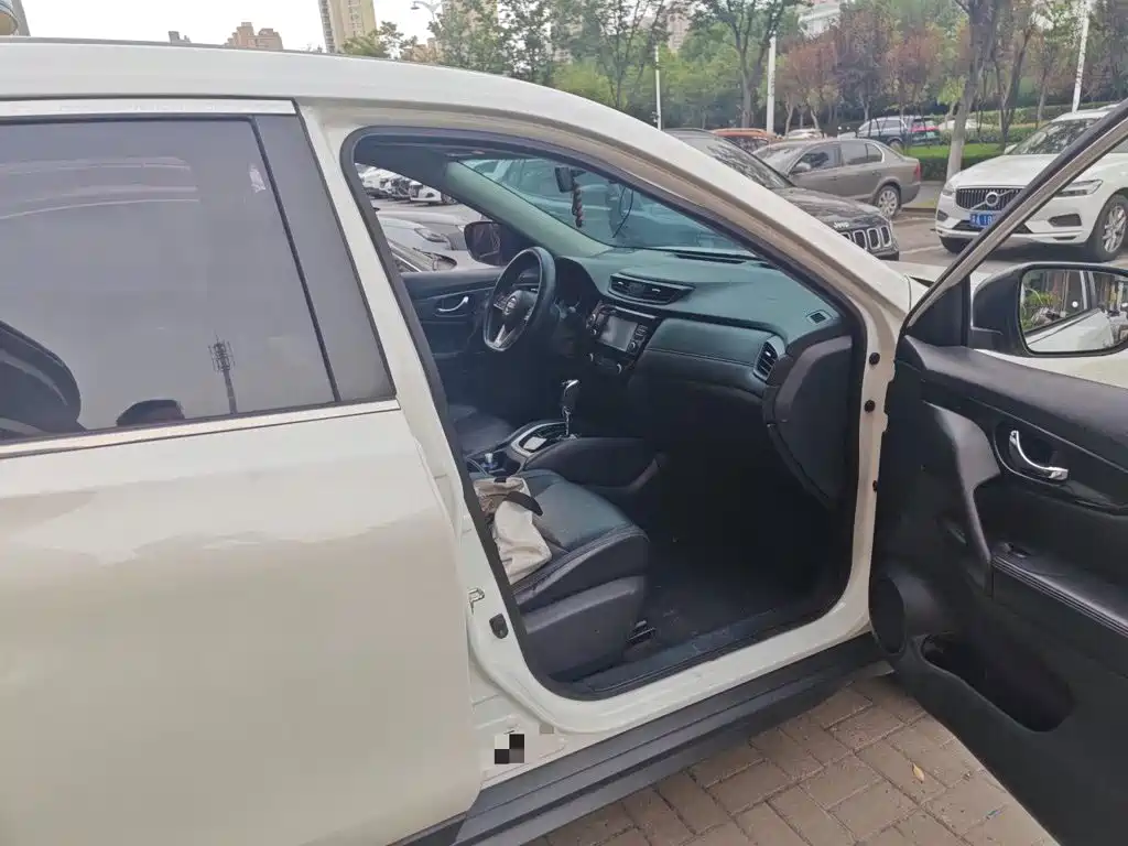 Nissan X-Trail — миниатюра 20