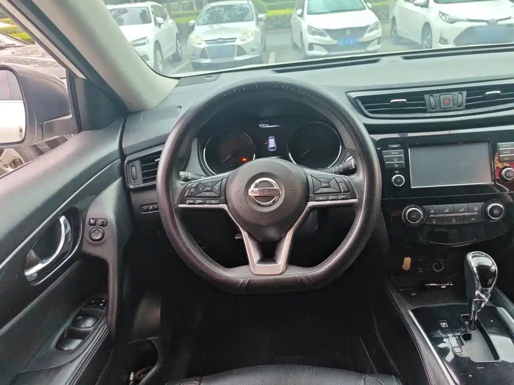Nissan X-Trail — миниатюра 7