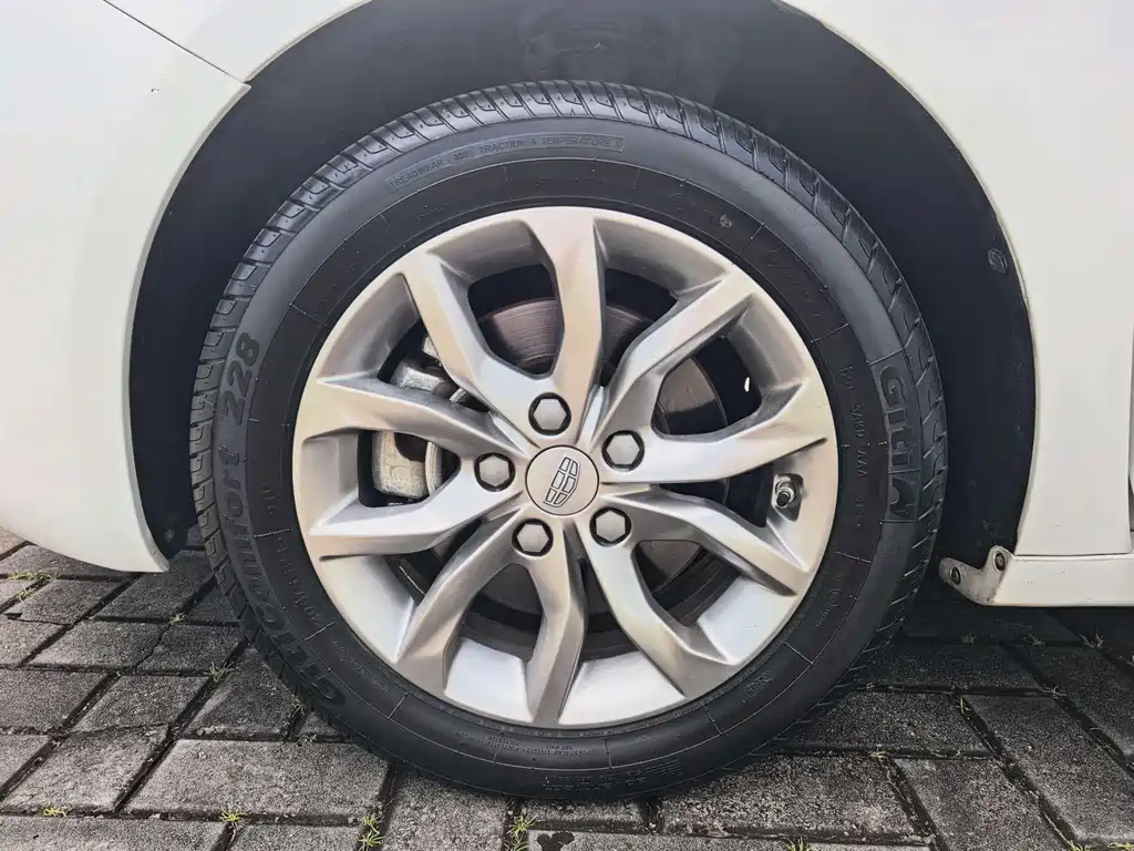 Geely Emgrand GL — миниатюра 16