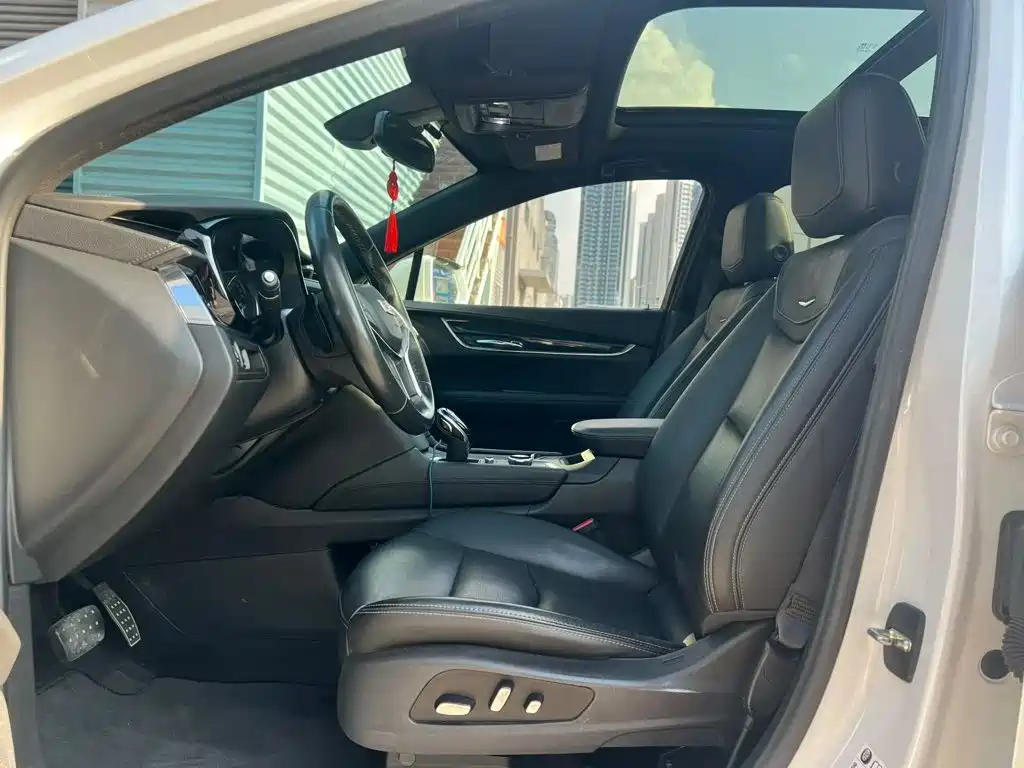 Cadillac XT5 — миниатюра 7