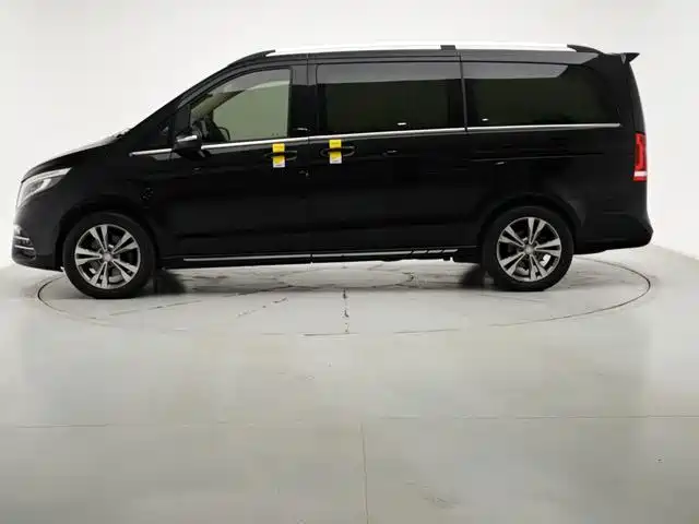 MERCEDES-BENZ V CLASS