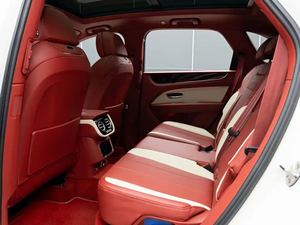 Bentley Bentayga — миниатюра 11