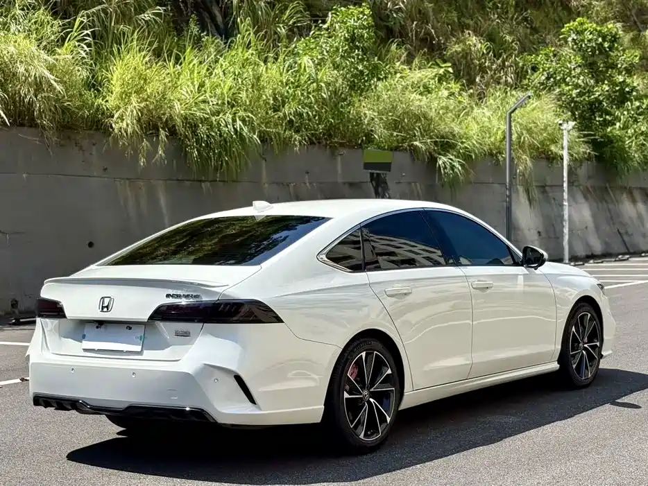Honda Inspire — миниатюра 9