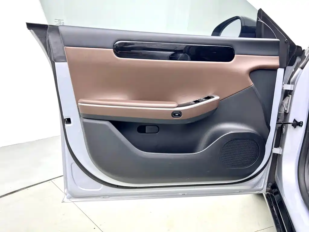 Leapmotor Leapmotor C01 — миниатюра 12
