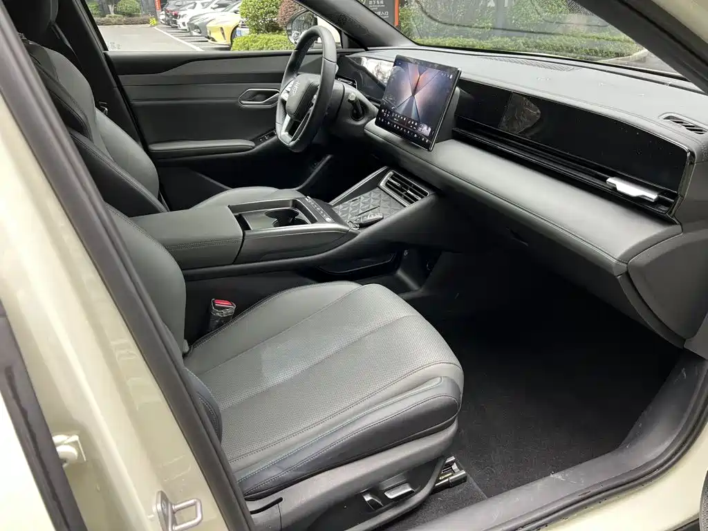 BYD Qin L — миниатюра 9