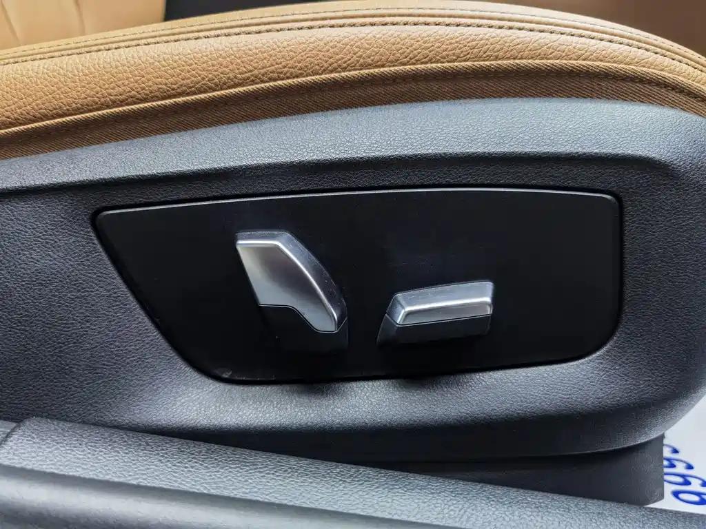 BMW 5 Series — миниатюра 19