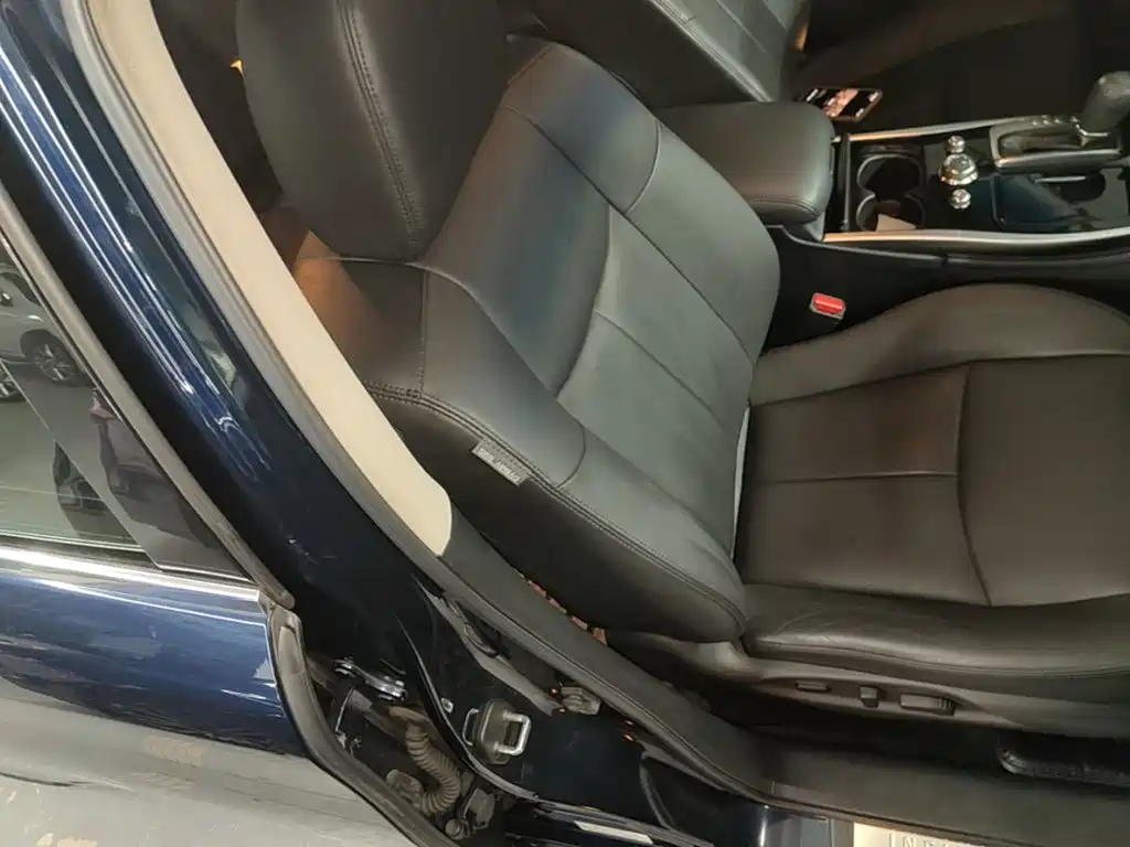 Infiniti Q70 — миниатюра 25