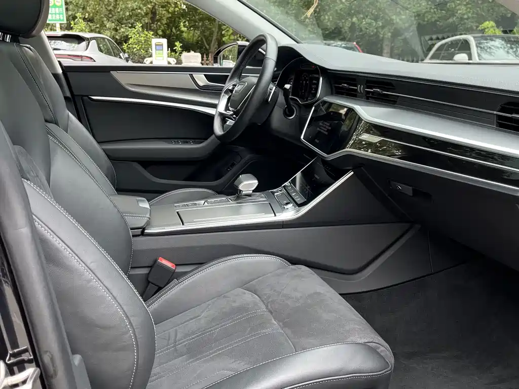 Audi A7L — миниатюра 13