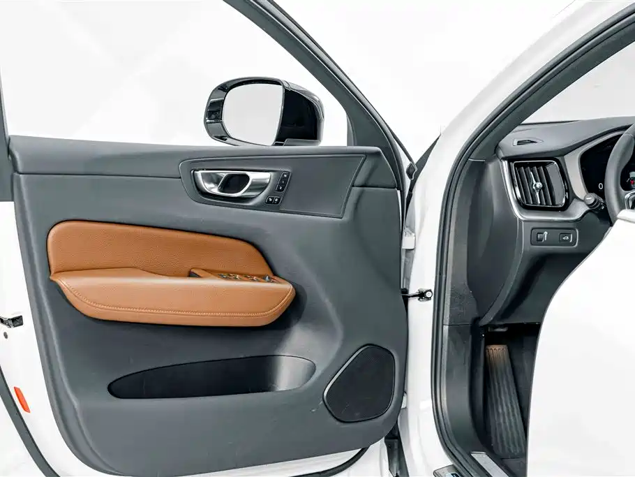 Volvo XC60 — миниатюра 15