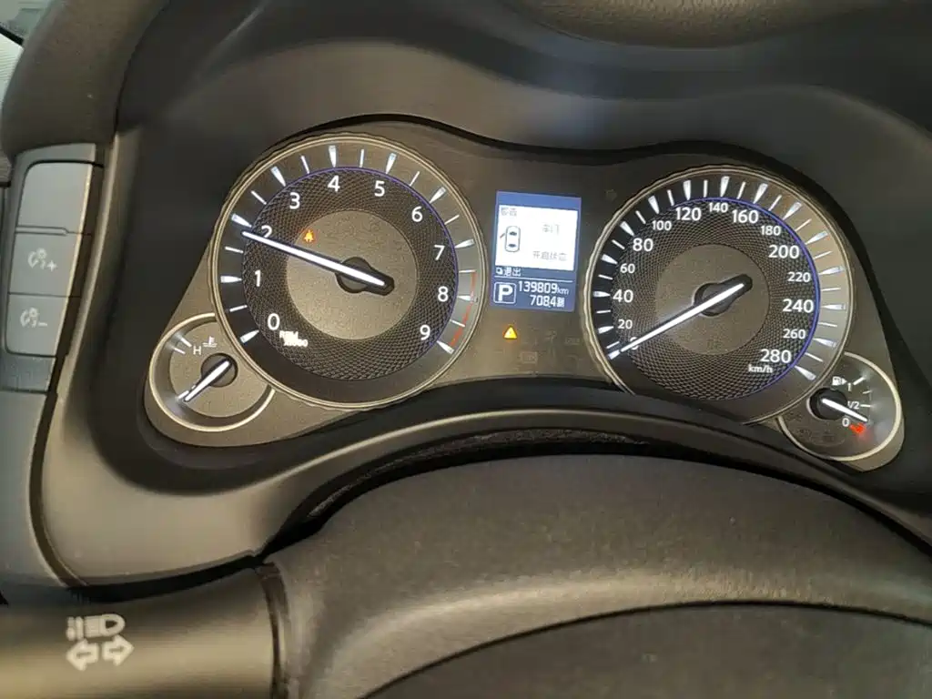 Infiniti Q70 — миниатюра 12
