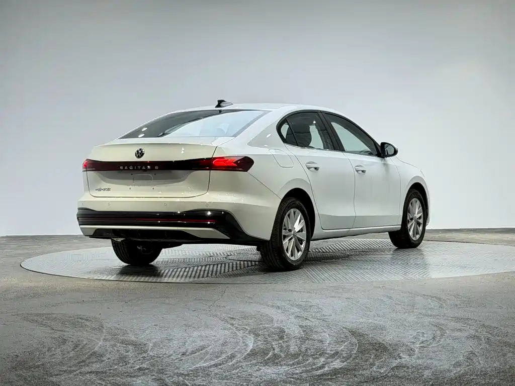 Volkswagen Sagitar — миниатюра 6