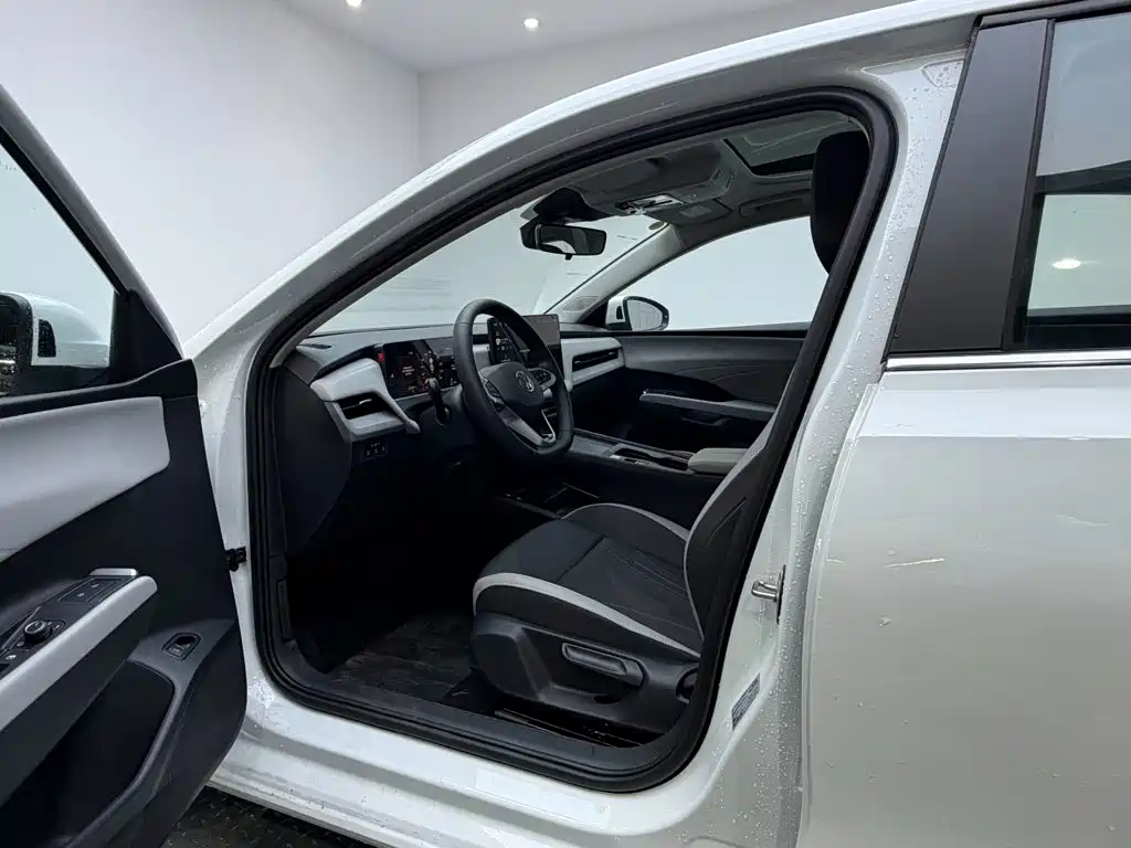 Volkswagen Sagitar — миниатюра 17