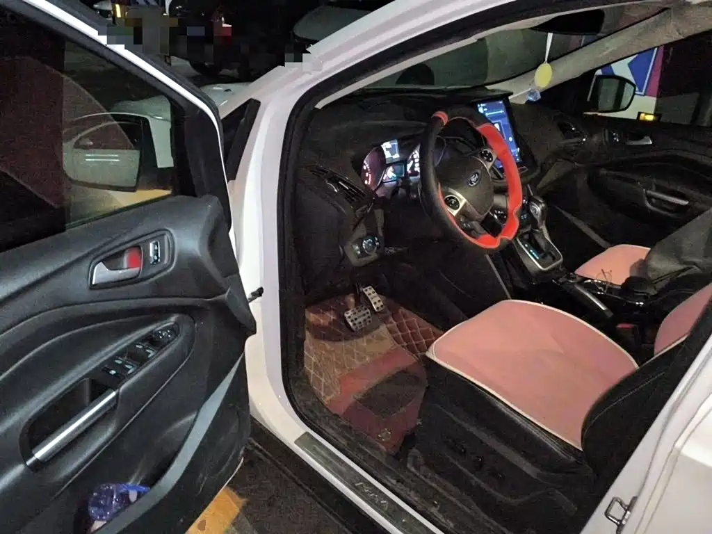 Ford Kuga — миниатюра 12