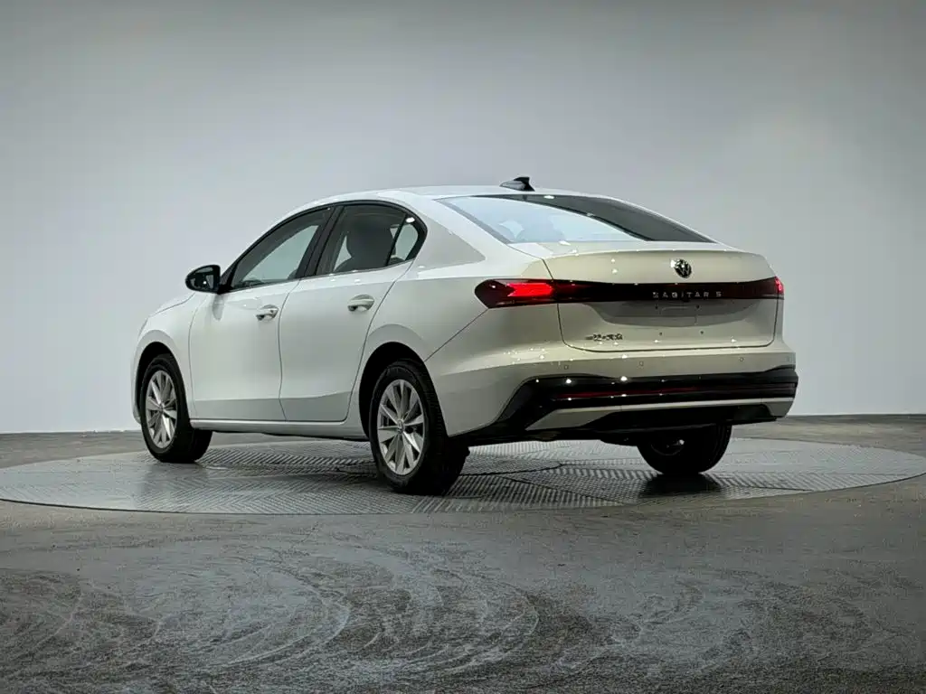 Volkswagen Sagitar — миниатюра 3