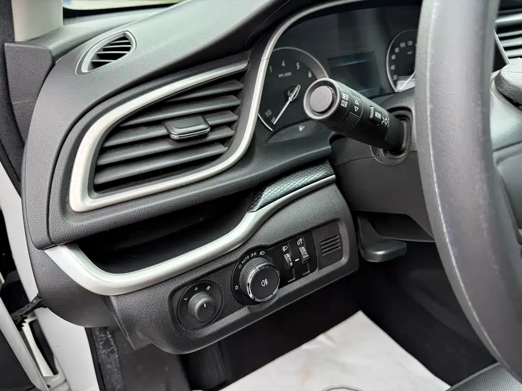 Buick Excelle — миниатюра 12