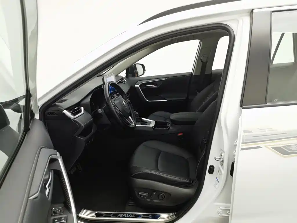 Toyota RAV4 — миниатюра 10