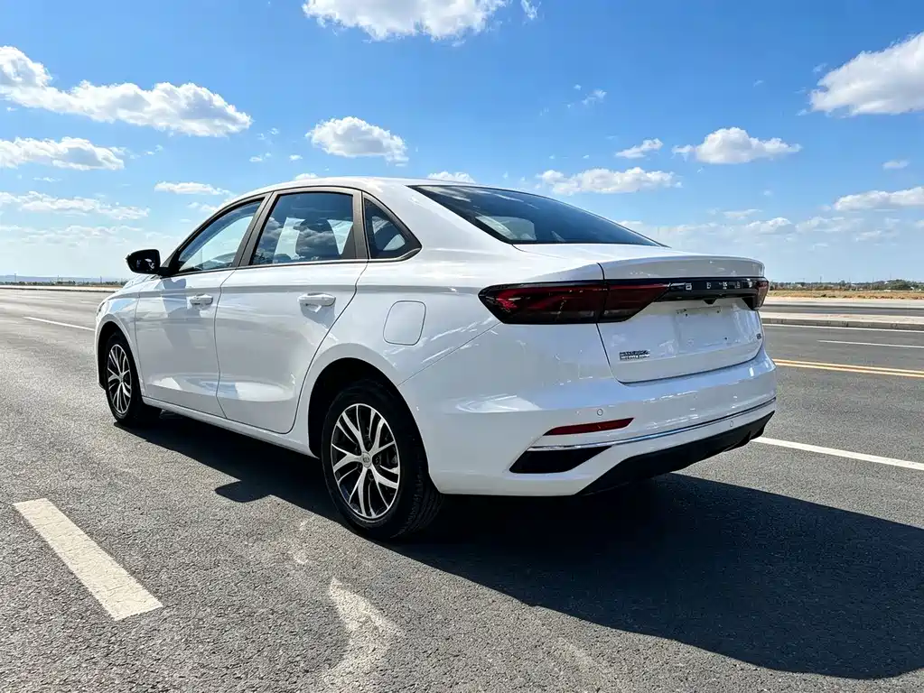 Geely Emgrand — миниатюра 9