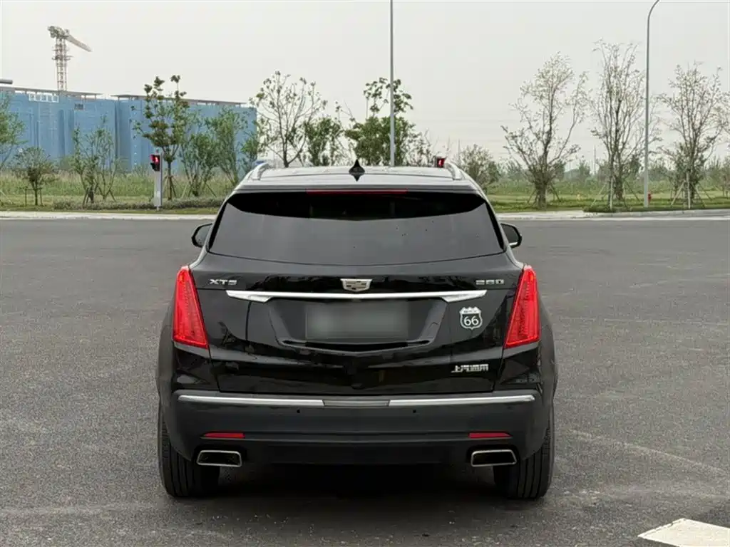 Cadillac XT5 - фото 21