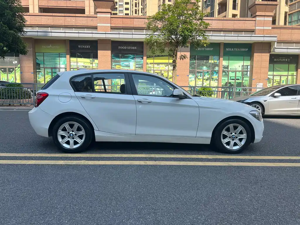 BMW 1 Series (Import) — миниатюра 6