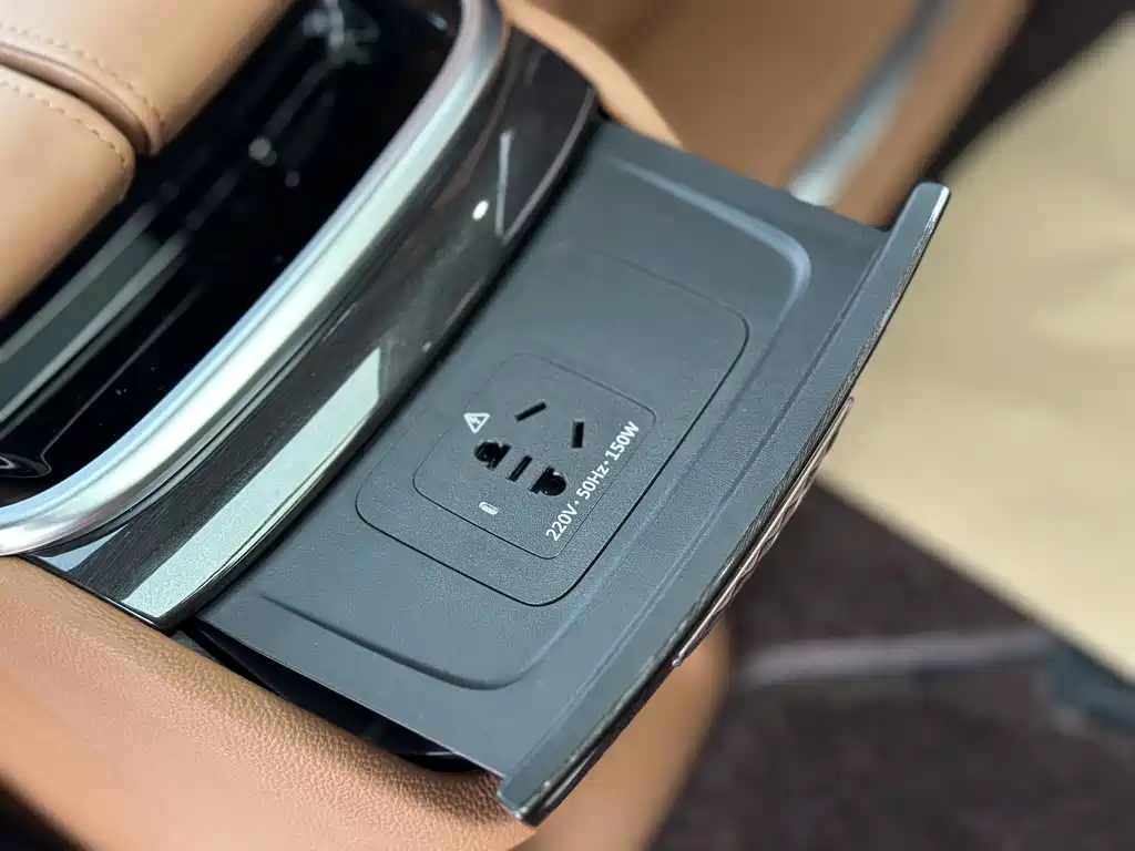 SAIC MAXUS EVERYONE 9