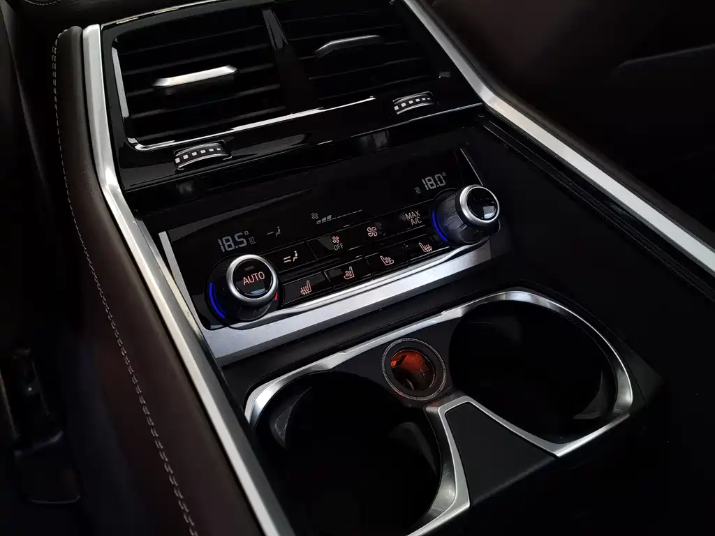 BMW 7 Series — миниатюра 20