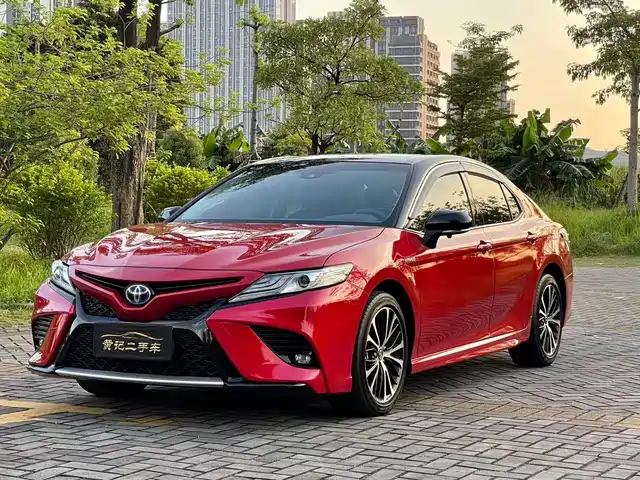 TOYOTA CAMRY 2020