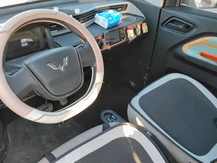 Заказать Wuling MINIEV 2020 года за 660 888 ₽  из Китая