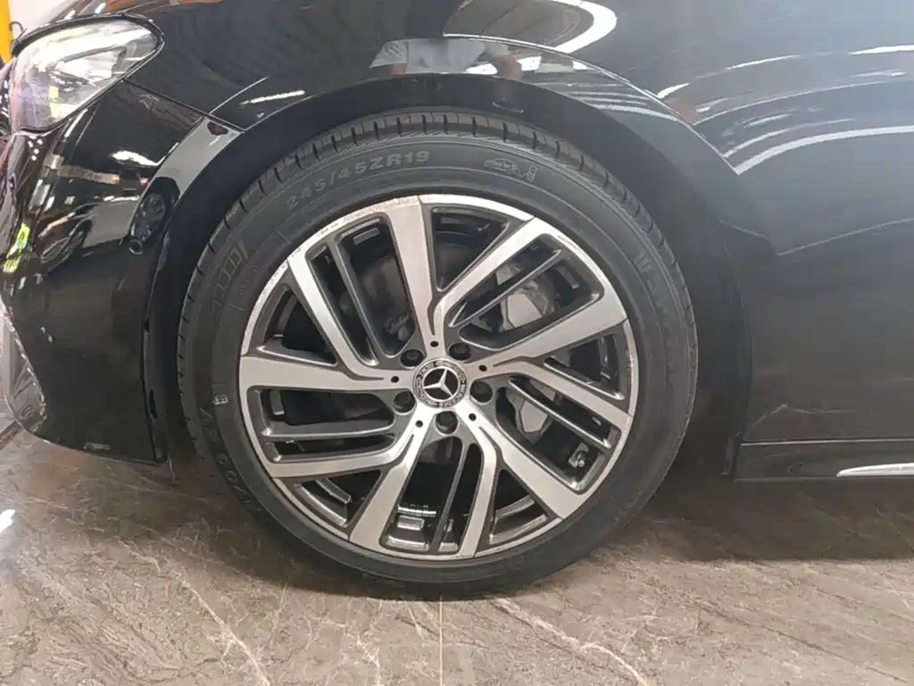Mercedes-Benz E-Class — миниатюра 23