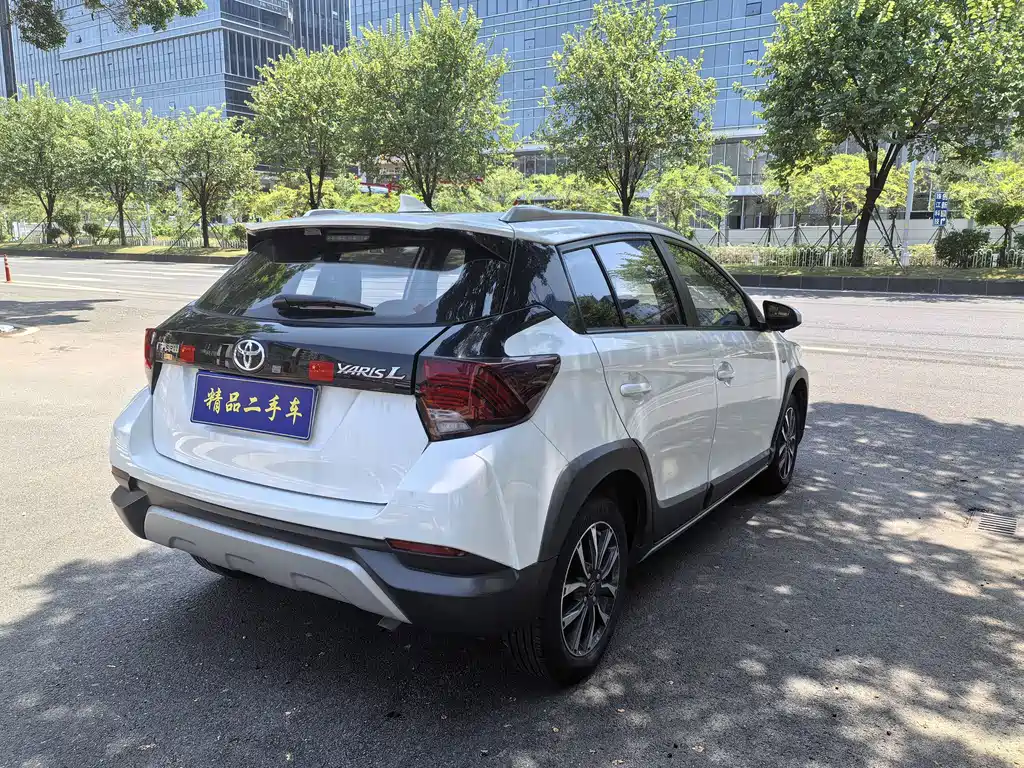 Toyota Yaris L — миниатюра 7