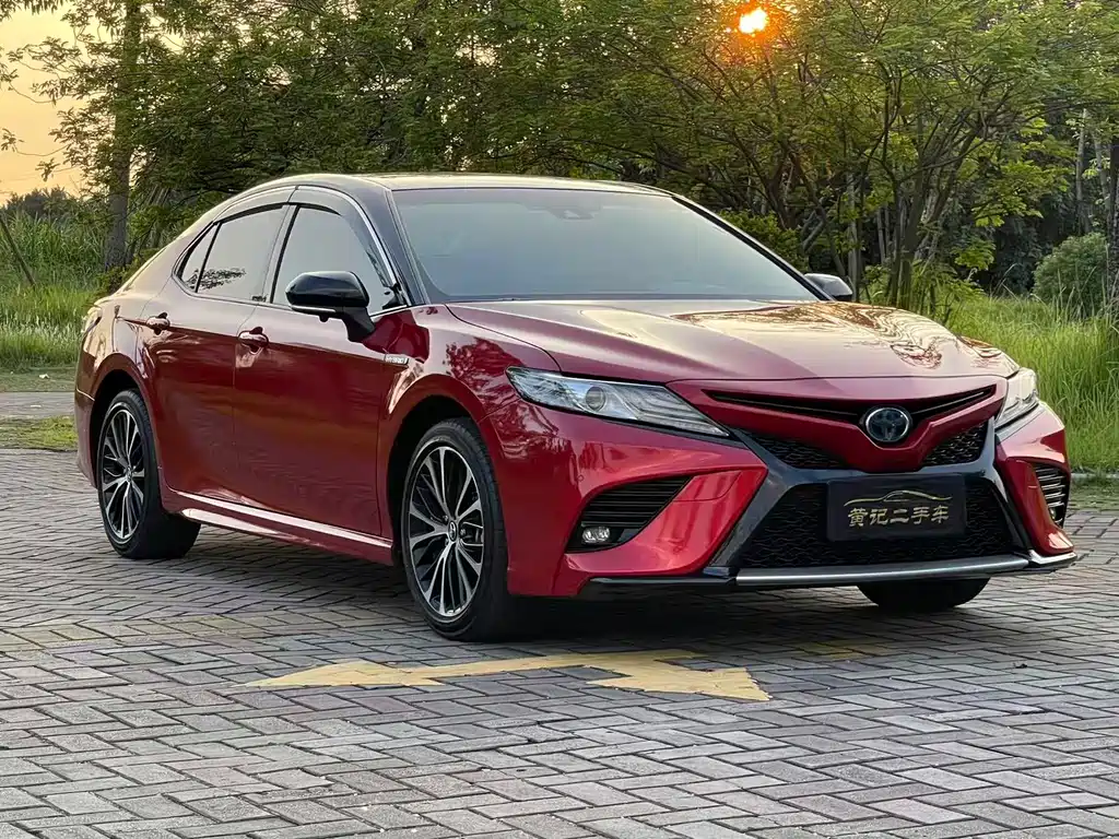 TOYOTA CAMRY