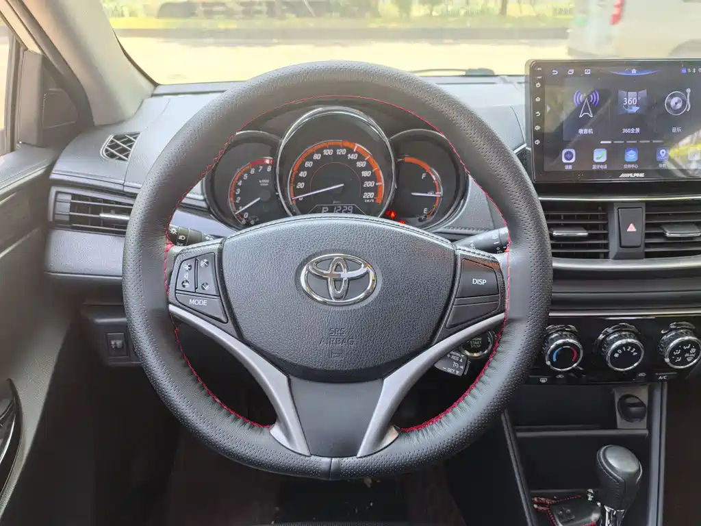 Toyota Yaris L — миниатюра 11