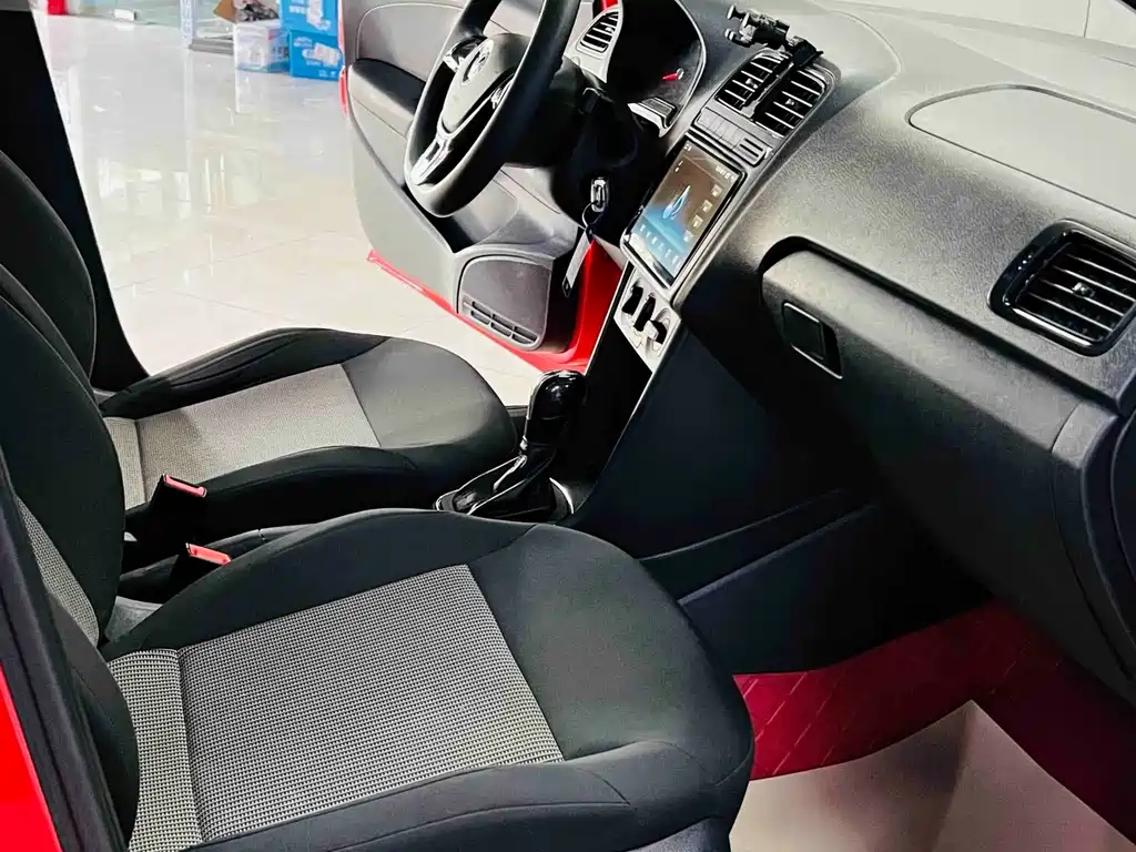 Volkswagen Polo — миниатюра 9