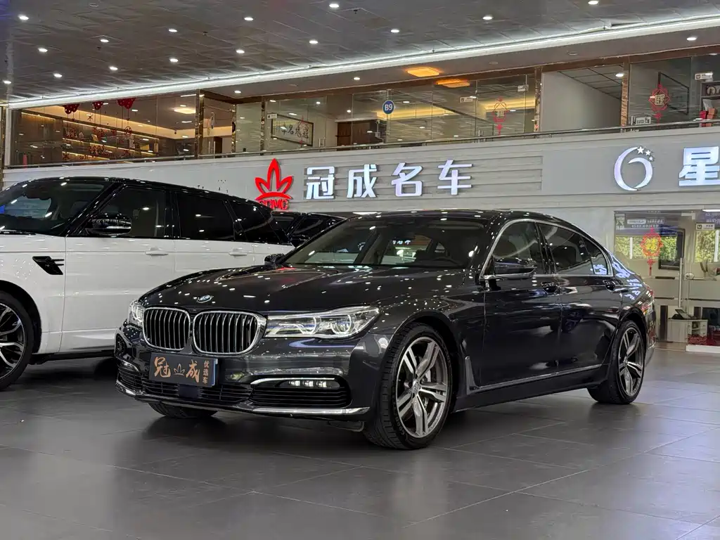 BMW 7 Series — миниатюра 4