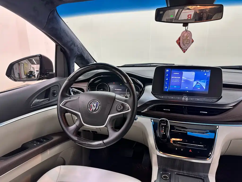 Buick GL8 — миниатюра 10