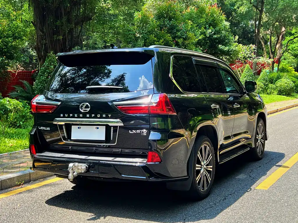Lexus LX — миниатюра 19
