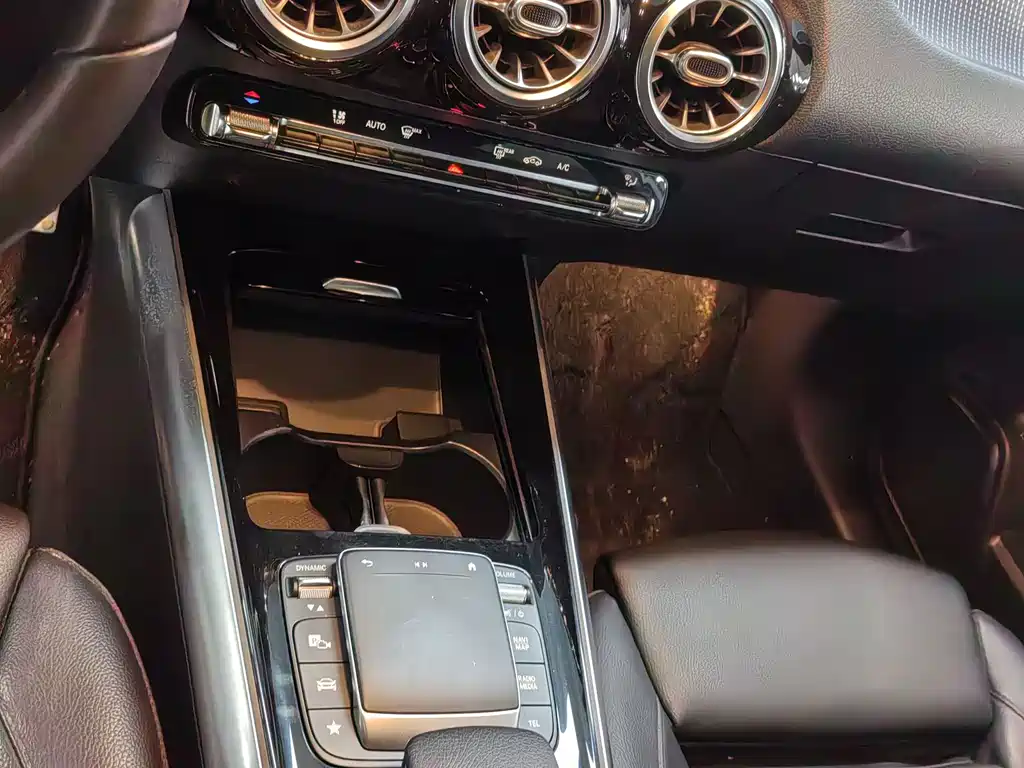 Mercedes-Benz GLA — миниатюра 5