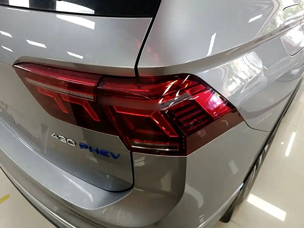 Volkswagen Tiguan L PHEV — миниатюра 8