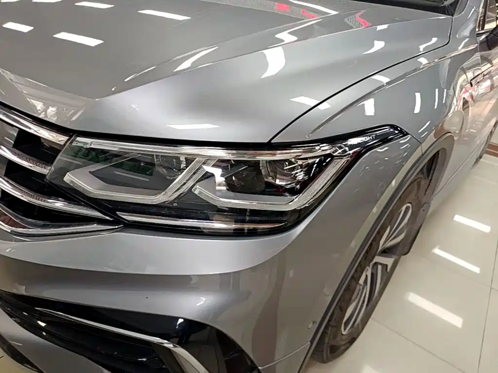 Volkswagen Tiguan L PHEV — миниатюра 24