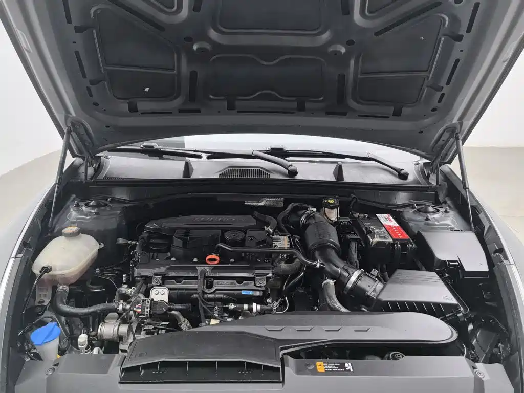 Hyundai Sonata — миниатюра 6