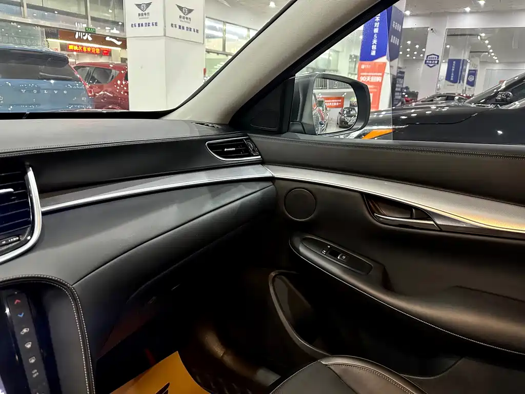 Infiniti QX50 — миниатюра 11
