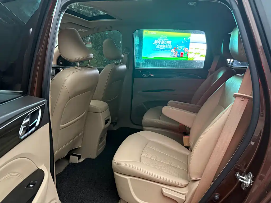 Baojun 730 2016 1.5T MT Luxury 7 мест