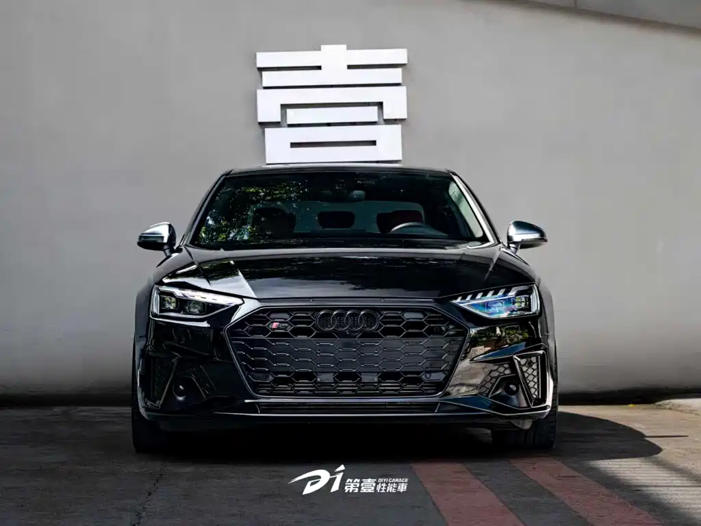 AUDI S4