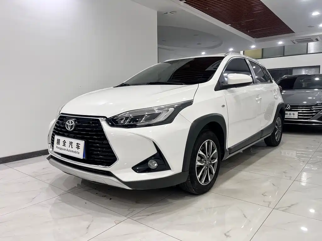 Toyota Yaris L 2023