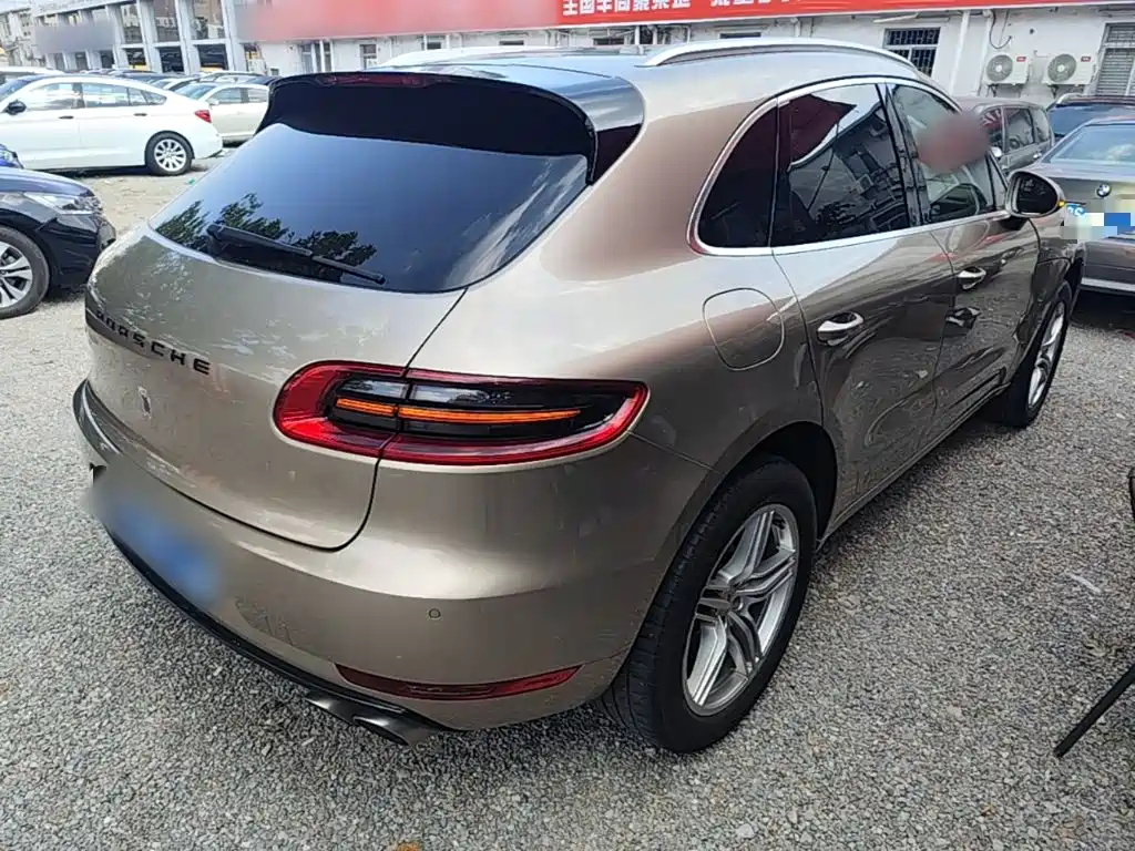 Porsche Macan — миниатюра 7
